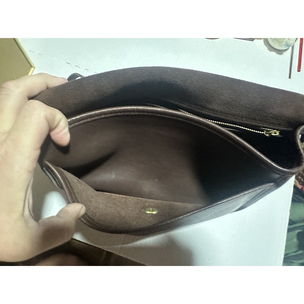 AUTHENTIC VINTAGE COACH - HIGHLY COVETED LARGER CITY BAG SIZE